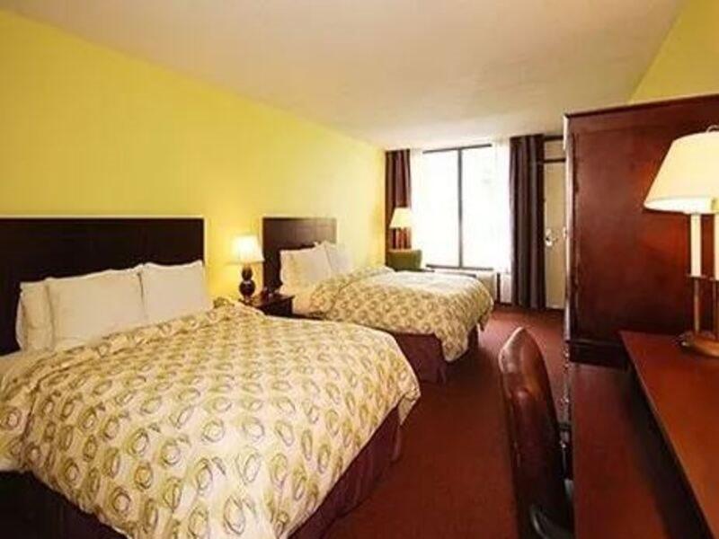 Clarion Inn Brunswick Quarto foto