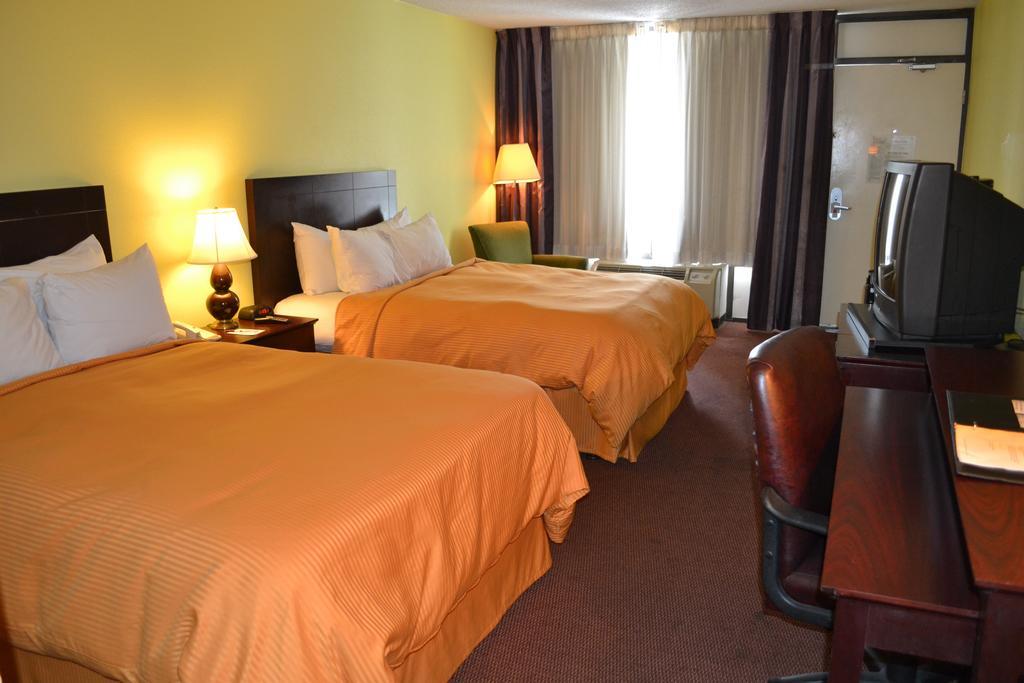 Clarion Inn Brunswick Quarto foto