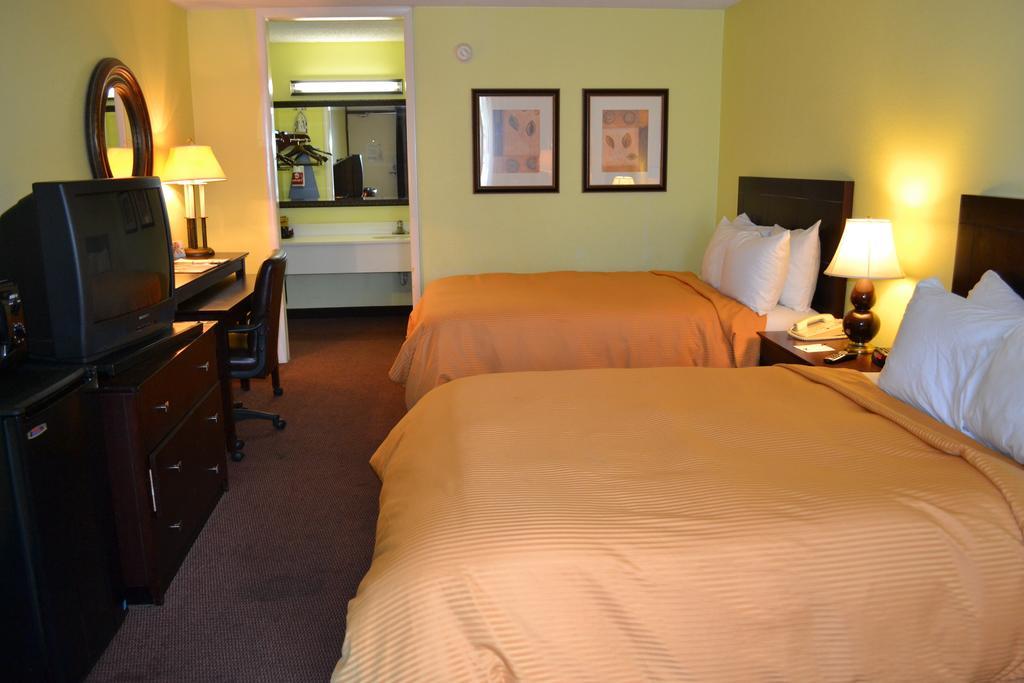 Clarion Inn Brunswick Quarto foto
