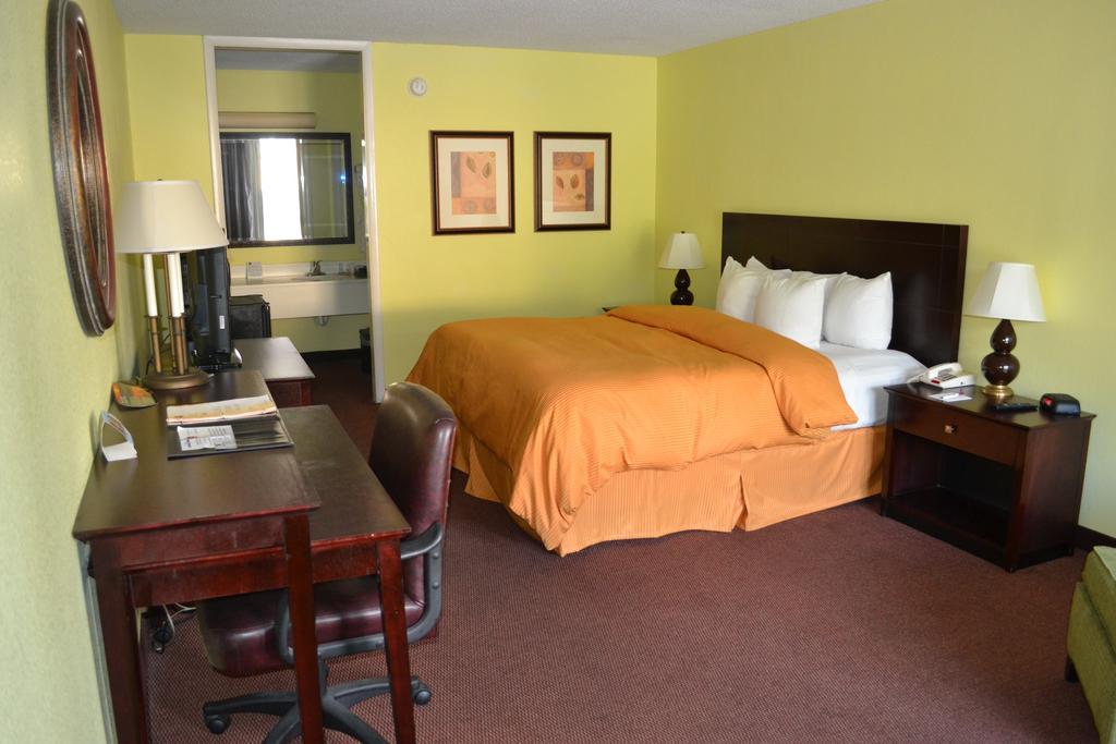 Clarion Inn Brunswick Quarto foto