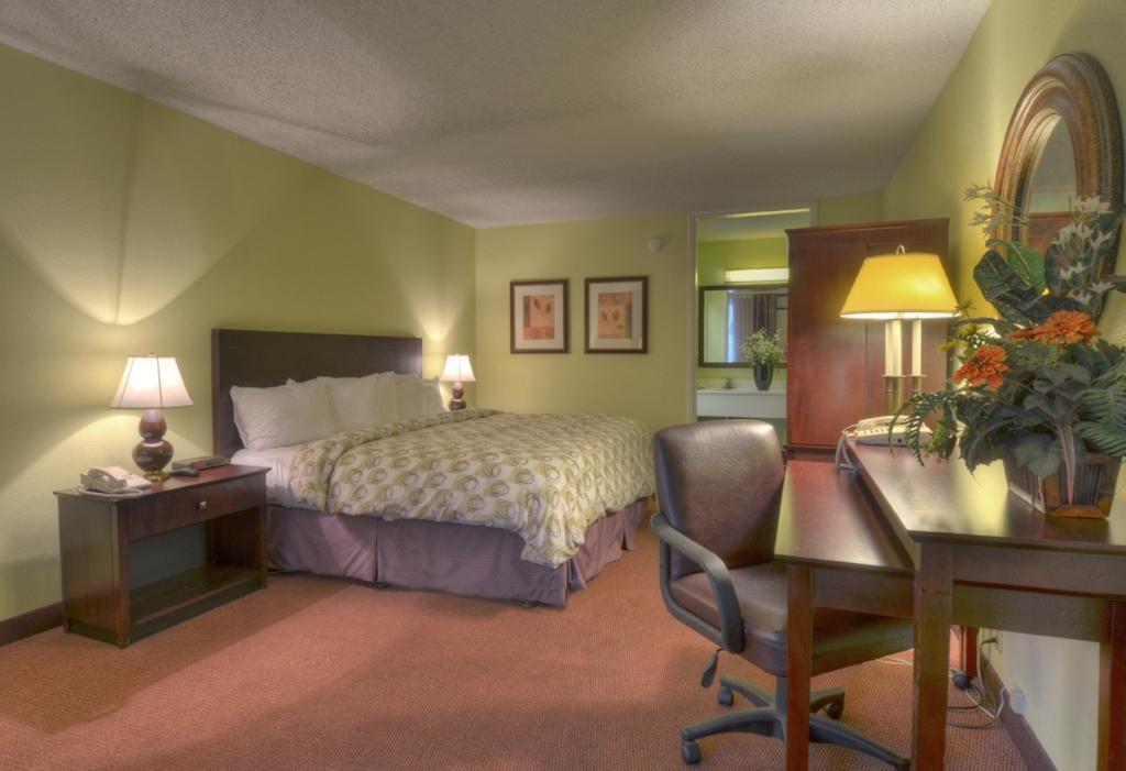 Clarion Inn Brunswick Quarto foto